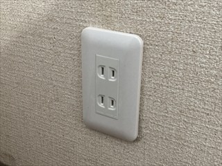 千葉県野田市 コンセント1カ所交換工事2