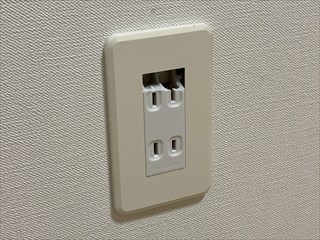 茨城県守谷市 家庭用コンセント交換工事1