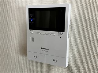 茨城県守谷市 家庭用エコキュート交換、コンセント・スイッチ交換、ドアホン交換、ダウンライト交換、キッチン手元照明交換、屋外照明交換工事