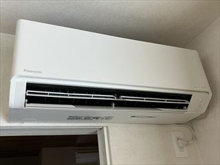 茨城県龍ケ崎市 家庭用エアコン設置、平面アンテナ設置工事