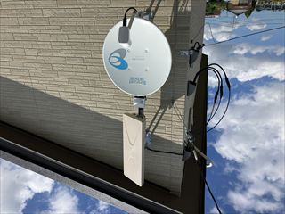 茨城県龍ケ崎市 家庭用エアコン設置、平面アンテナ設置工事