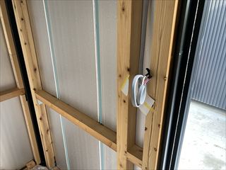 茨城県牛久市 プレハブ電源敷設工事