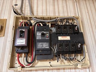 茨城県牛久市　家庭用分電盤交換・エアコン用コンセント増設工事