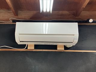 茨城県常総市 オフィス用ルームエアコン移設、専用回路、天カセセコン設置工事