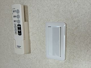 千葉県我孫子市　家庭用スイッチ交換、シーリング化工事