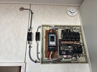 茨城県守谷市　家庭用コンセント交換、分電盤交換工事