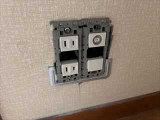 茨城県守谷市　家庭用コンセント交換、分電盤交換工事