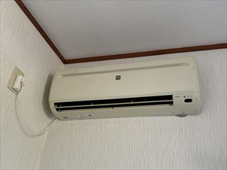 茨城県常総市　家庭用エアコン交換、スイッチ交換、ダウンライト交換、コンセント増設工事