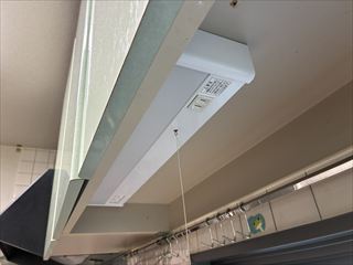 茨城県龍ケ崎市　家庭用台所照明・手元照明交換、コンセント増設工事