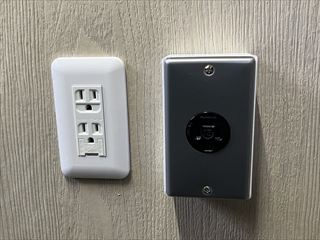 茨城県取手市 家庭用動力新設、LED化、アース付コンセント交換工事