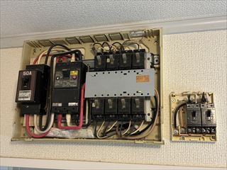 茨城県守谷市　家庭用EVコンセント（電気自動車充電コンセント）設置、分電盤交換工事