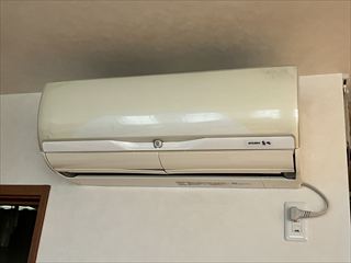 茨城県つくば市　家庭用エアコン交換（４台）・エアコン新規設置（１台）・屋外コンセント増設工事