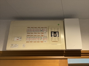 千葉県流山市　テスラウォールコネクター設置工事8